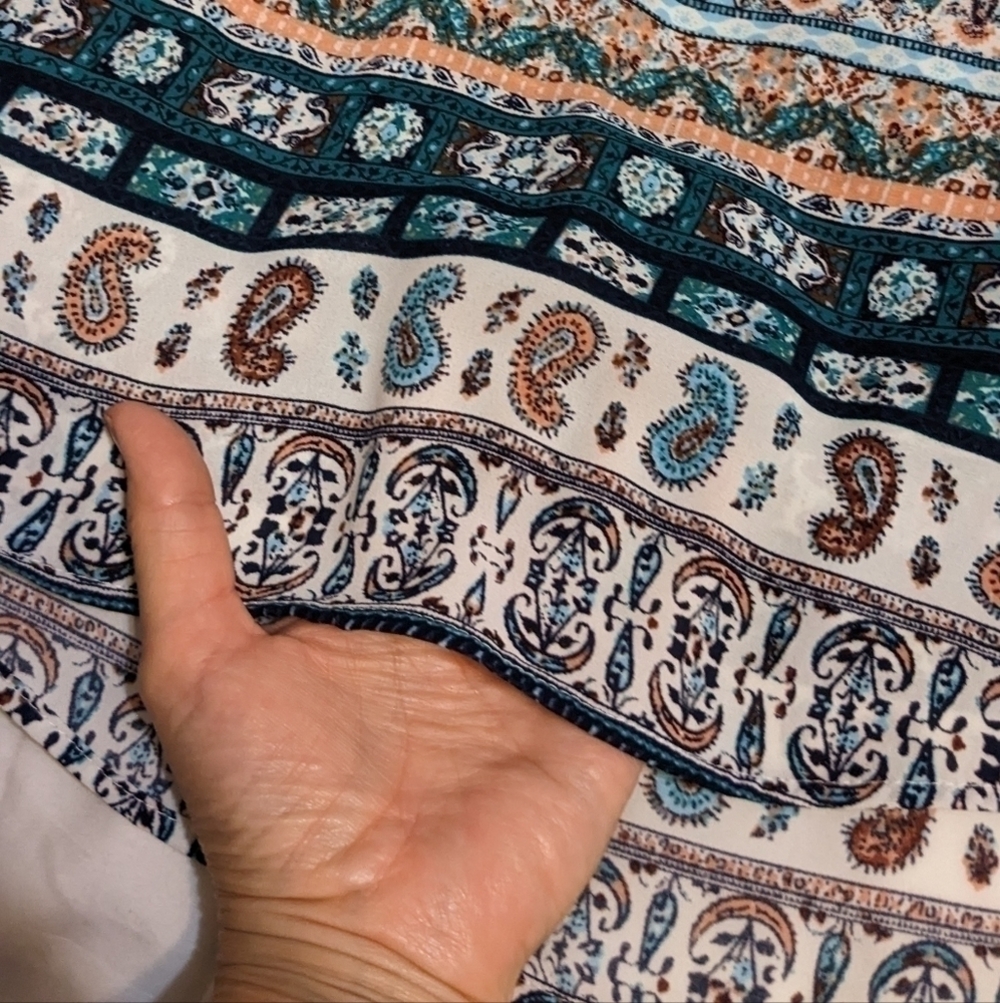 Pretty Lightweight Patterned Top By Dr2 Size Small - image 2